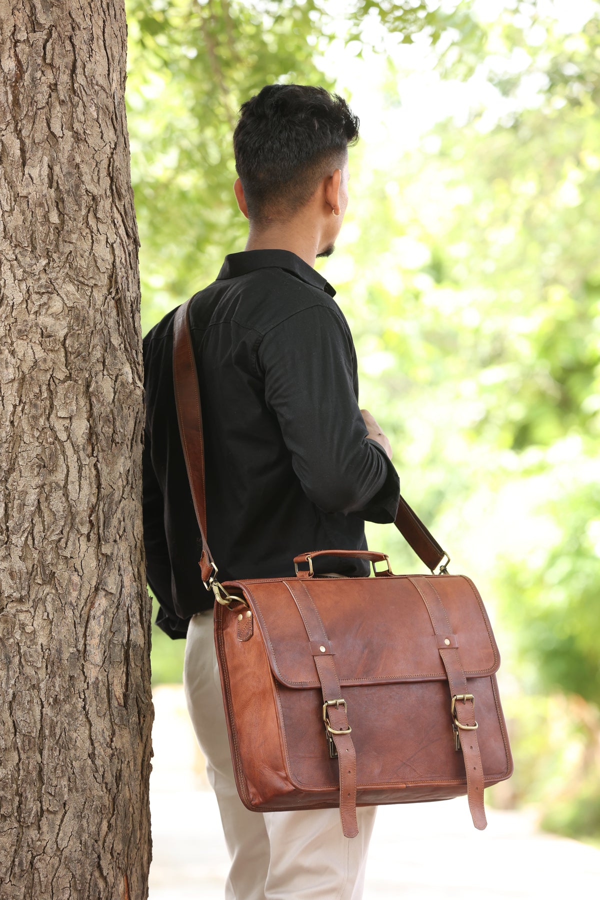 Clean-Flap Full-Grain Leather Laptop Briefcase – 15 to 18 Inch - Beverfield
