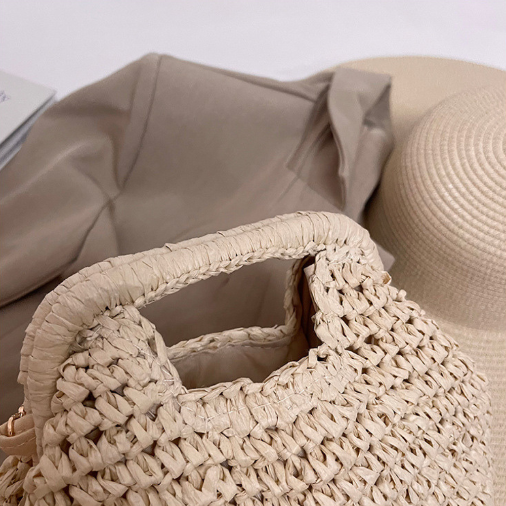 Women's Woven Raffia Handbag with Chain Strap – Myrella - Beverfield