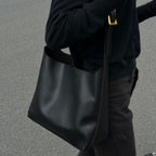 Women's Minimalist Vegan Leather Shoulder Bag – Ganna - Beverfield