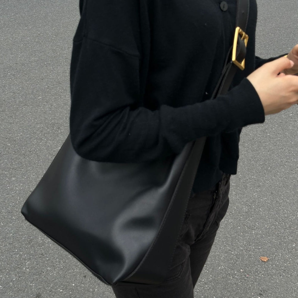 Women's Minimalist Vegan Leather Shoulder Bag – Ganna - Beverfield