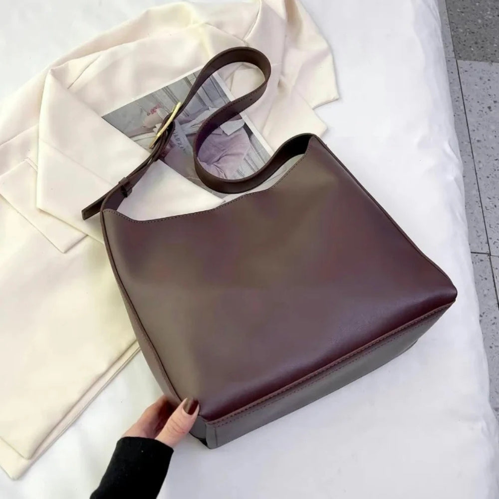 Women's Minimalist Vegan Leather Shoulder Bag – Ganna - Beverfield