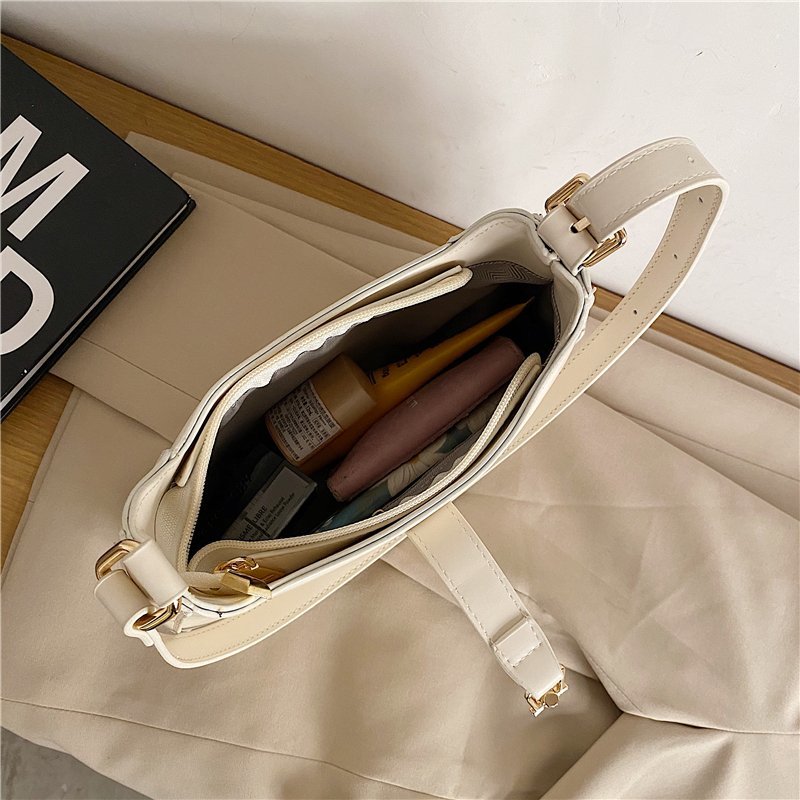 Women's Vintage Vegan Leather Shoulder Bag – Rivoire - Beverfield