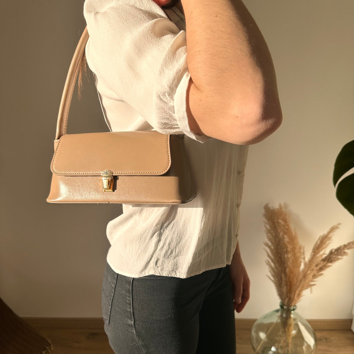Women's Vintage Vegan Leather Shoulder Handbag – Lunelle - Beverfield