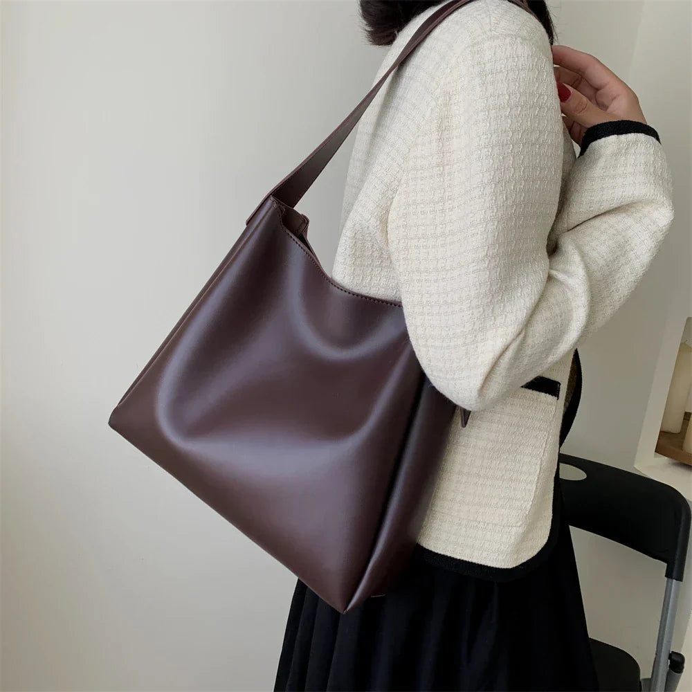 Women's Large Vegan Leather Hobo Bag with Pouch – Maud - Beverfield