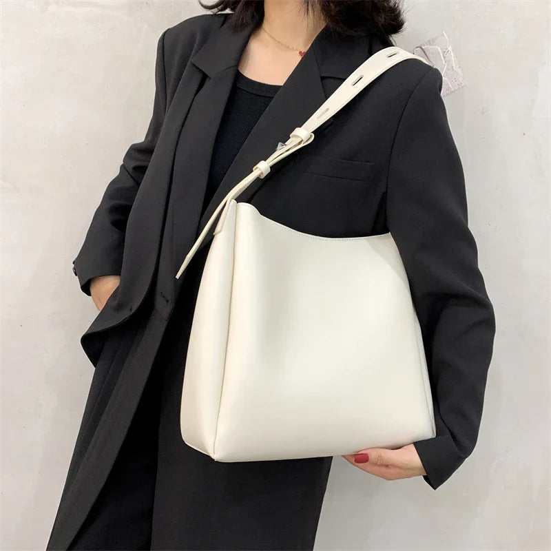 Women's Large Vegan Leather Hobo Bag with Pouch – Maud - Beverfield