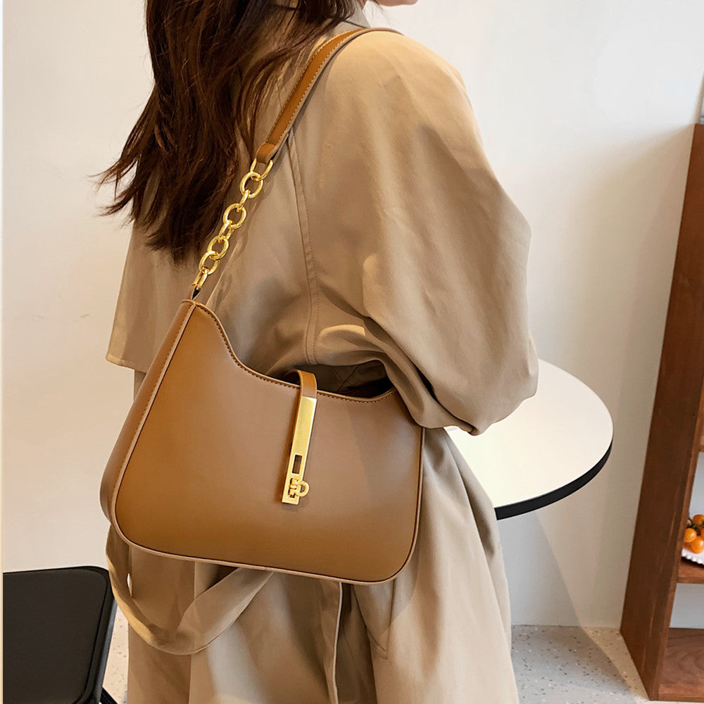 Women's Vegan Leather Shoulder Bag with Chain Strap – Allia - Beverfield