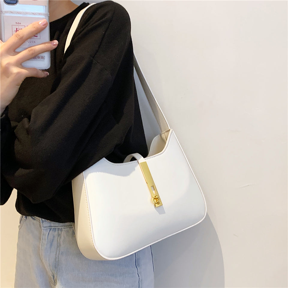 Women's Vegan Leather Shoulder Bag with Chain Strap – Allia - Beverfield