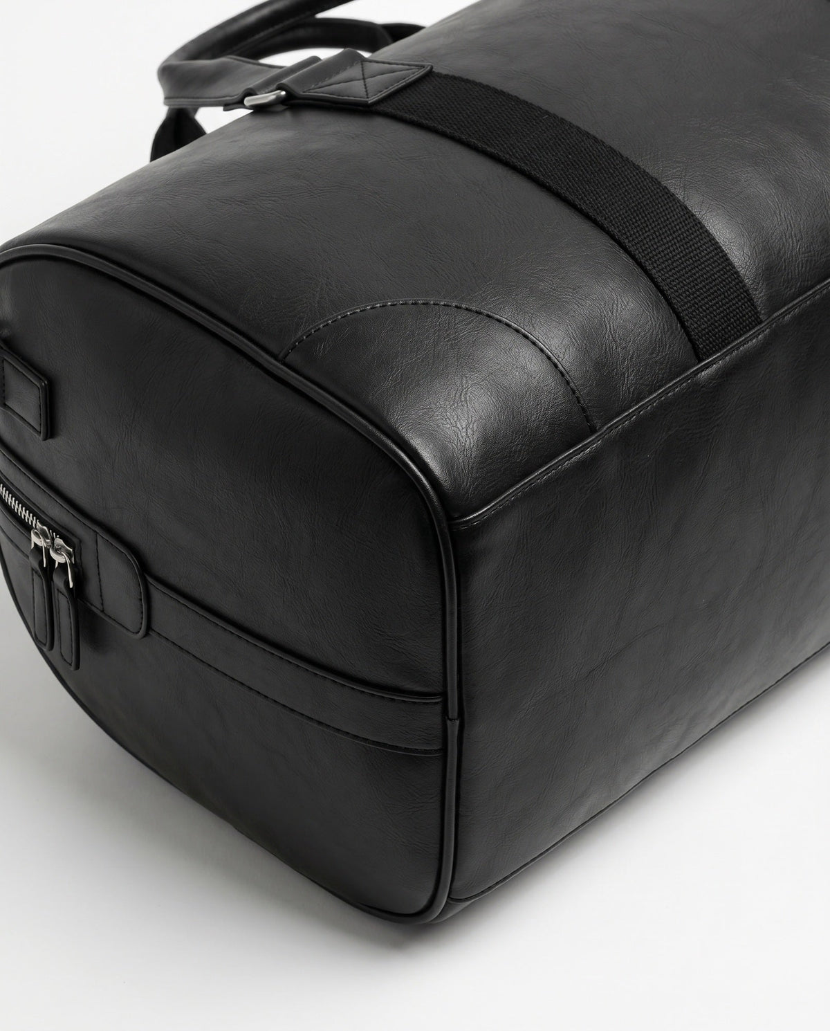 Black Vegan Leather Gym Duffle Bag – 22L - Beverfield